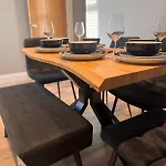 Apartment Granville Road, Near Hospital, Sleeps 5 *