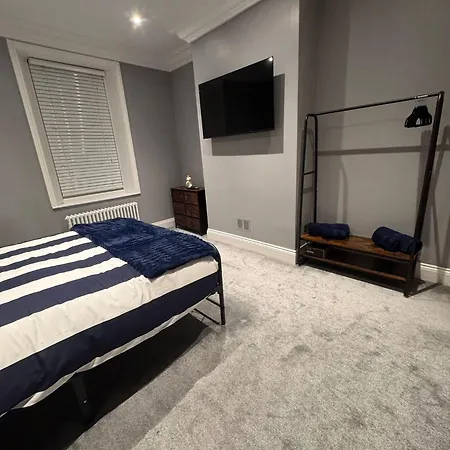 Lejlighed Granville Road, Near Hospital, Sleeps 5 *