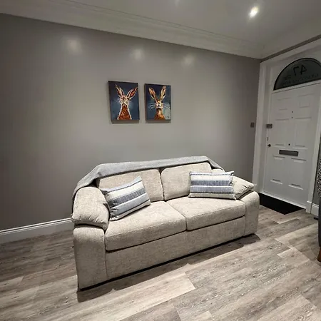 Lejlighed Granville Road, Near Hospital, Sleeps 5 *